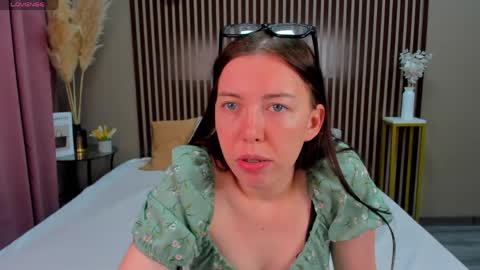 Snapshot of sandra_rosss chatting on June 10, 2026, 8:13 am Sandra online show from June 10, 2026, 8:13 am