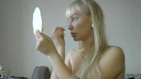 Sandra online show from September 19, 2025, 9:32 am