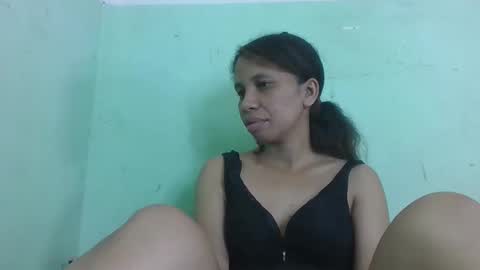 sandrinah788632 online show from May 16, 2026, 7:05 am