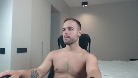 Snapshot of sandro_best chatting on July 1, 2026, 8:27 am DeAlex online show from July 1, 2026, 8:27 am
