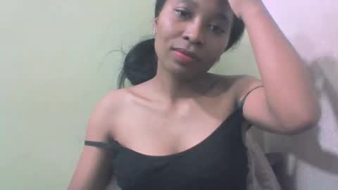 sandy735579 online show from April 20, 2026, 7:22 am