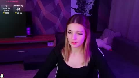 sandy_belle88 online show from September 24, 2025, 8:01 pm