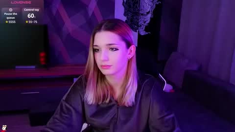sandy_belle88 online show from September 27, 2025, 9:53 pm