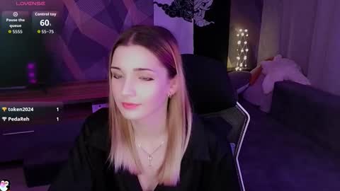 sandy_belle88 online show from November 26, 2025, 5:58 pm