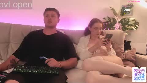 Sansa and Alex online show from July 29, 2026, 7:45 pm