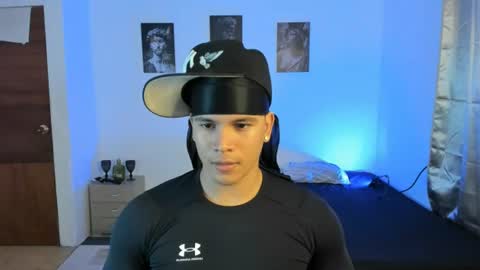 Snapshot of sant_wahlberg chatting on July 13, 2026, 11:18 pm Sant online show from July 13, 2026, 11:18 pm