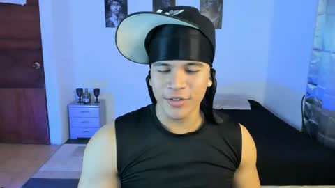 Snapshot of sant_wahlberg chatting on July 22, 2026, 10:56 pm Sant online show from July 22, 2026, 10:56 pm