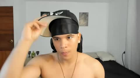 Snapshot of sant_wahlberg chatting on July 27, 2026, 4:52 am Sant online show from July 27, 2026, 4:52 am