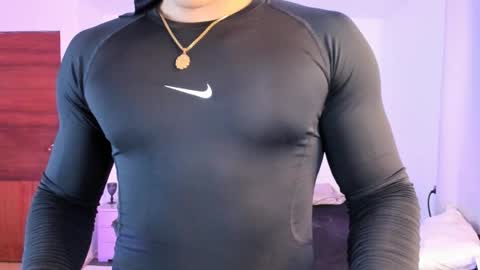Snapshot of sant_wahlberg chatting on July 27, 2026, 11:01 pm Sant online show from July 27, 2026, 11:01 pm