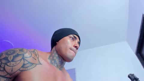 Santi Ferrer online show from November 22, 2025, 6:51 pm