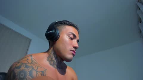 Snapshot of santi__ferrer chatting on May 21, 2026, 1:34 am Santi Ferrer online show from May 21, 2026, 1:34 am