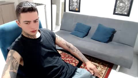 santi_ss online show from November 20, 2025, 3:45 pm