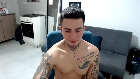 santi_ss online show from December 3, 2025, 3:21 pm