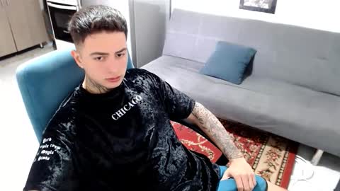 santi_ss online show from January 16, 2026, 3:27 pm