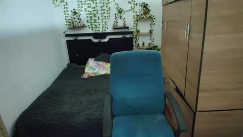 santi_ss online show from May 6, 2026, 11:54 pm