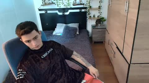santi_ss online show from May 19, 2026, 2:45 pm