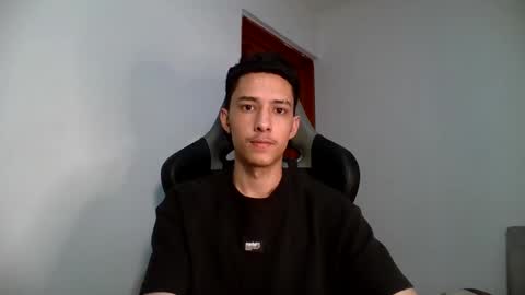 santi_twink19 online show from February 13, 2025, 3:50 am