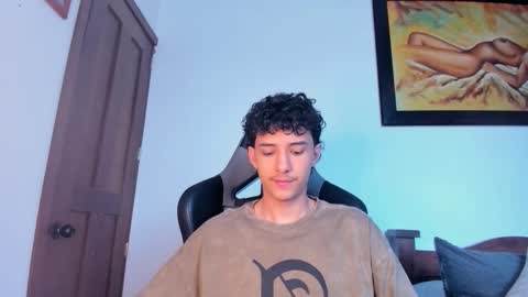 santi_twink19 online show from September 27, 2025, 11:37 am