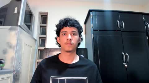 santi_twink19 online show from February 3, 2026, 6:22 am