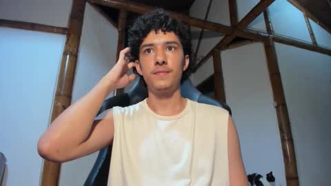 santi_twink19 online show from February 12, 2026, 3:12 am