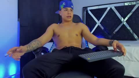 Santi Reyes online show from December 31, 2024, 1:47 am