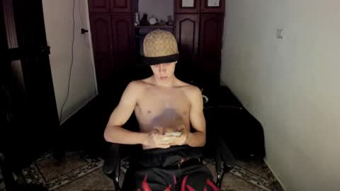 Julius Novachrono  online show from March 5, 2025, 1:21 am