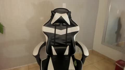 Julius Novachrono  online show from October 6, 2025, 11:40 am