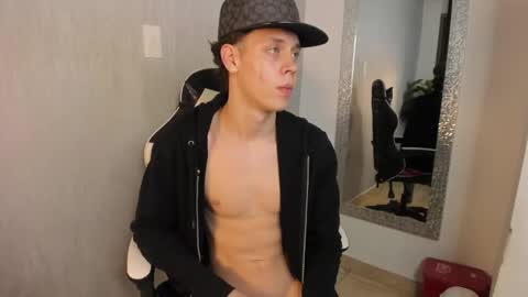 Julius Novachrono  online show from October 26, 2025, 8:09 am