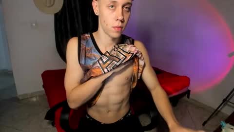 Snapshot of santiceballo chatting on December 19, 2025, 1:23 am Julius Novachrono online show from December 19, 2025, 1:23 am