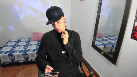 Snapshot of santiceballo chatting on February 17, 2026, 5:04 am Julius Novachrono online show from February 17, 2026, 5:04 am