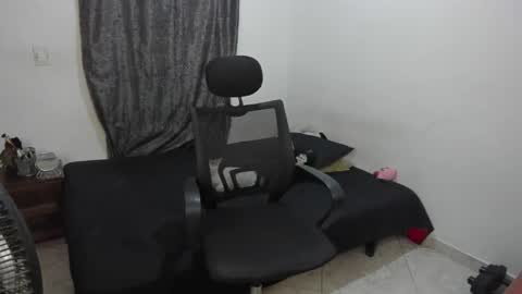 Julius Novachrono  online show from April 29, 2026, 5:22 am