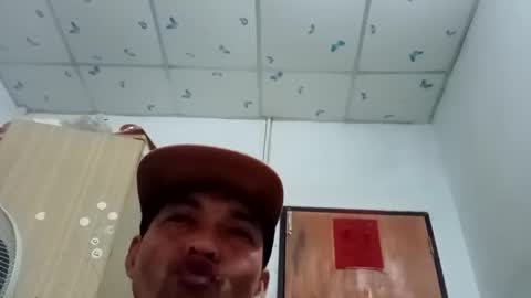 santichai561323 online show from February 6, 2025, 1:38 am