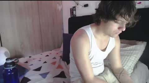 Santii online show from April 18, 2026, 7:07 pm