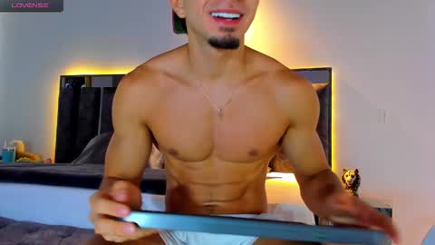 Santiago Seans online show from March 4, 2025, 5:03 pm