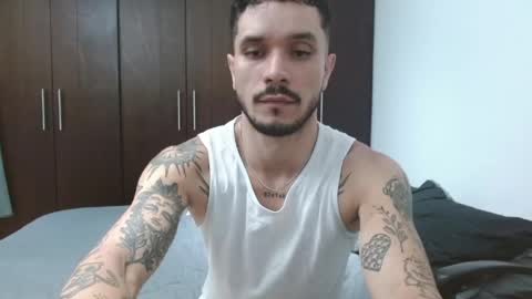 Snapshot of santti_torres chatting on April 30, 2026, 5:03 am Santy Torres online show from April 30, 2026, 5:03 am