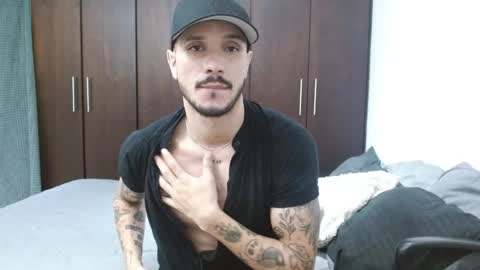 Snapshot of santti_torres chatting on May 12, 2026, 8:00 am Santy Torres online show from May 12, 2026, 8:00 am