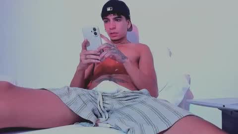 Snapshot of santy_0908 chatting on February 10, 2026, 7:45 am santy online show from February 10, 2026, 7:45 am