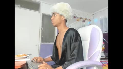 Snapshot of santy_bigcock_01 chatting on November 9, 2025, 2:04 pm santy online show from November 9, 2025, 2:04 pm