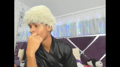 Snapshot of santy_bigcock_01 chatting on November 10, 2025, 2:43 am santy online show from November 10, 2025, 2:43 am