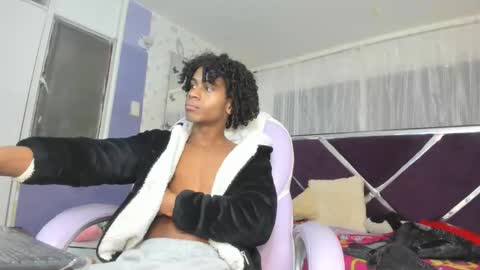 Snapshot of santy_bigcock_01 chatting on December 15, 2025, 6:45 pm santy online show from December 15, 2025, 6:45 pm