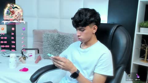 Santiago Carrington online show from December 27, 2024, 10:37 pm