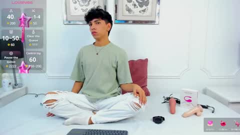 Santiago Carrington online show from January 7, 2025, 8:42 pm