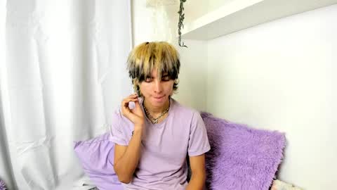 kitty online show from December 17, 2024, 3:17 am