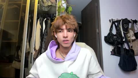 kitty online show from February 4, 2025, 1:34 am