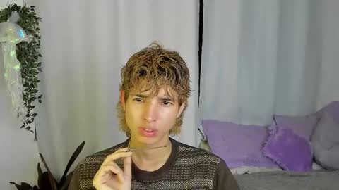 kitty online show from September 29, 2025, 2:49 am