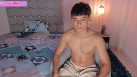 santy_stump online show from September 25, 2025, 10:35 pm