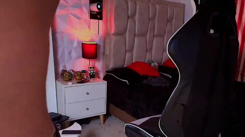 Santyago online show from February 13, 2025, 7:10 pm