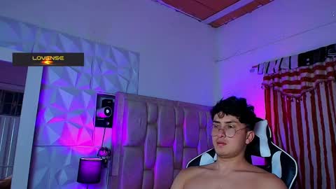 Santyago online show from March 11, 2025, 8:20 pm