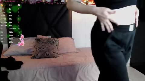 sanyaseraphine0 online show from September 26, 2025, 7:29 pm