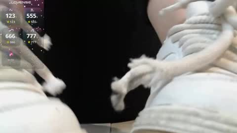 sanyaseraphine0 online show from April 16, 2026, 7:14 pm